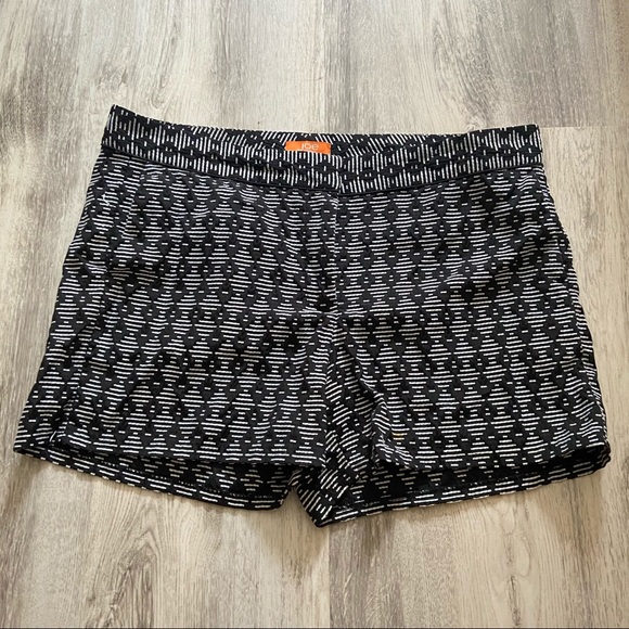 Joe Fresh Black and White Print Shorts - Picture 7 of 7